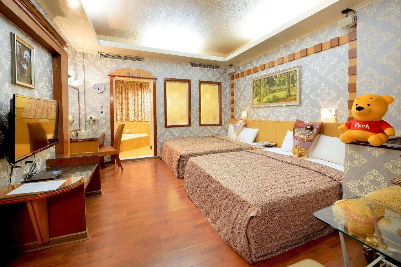 Holland Village Motel Тайнан Екстериор снимка