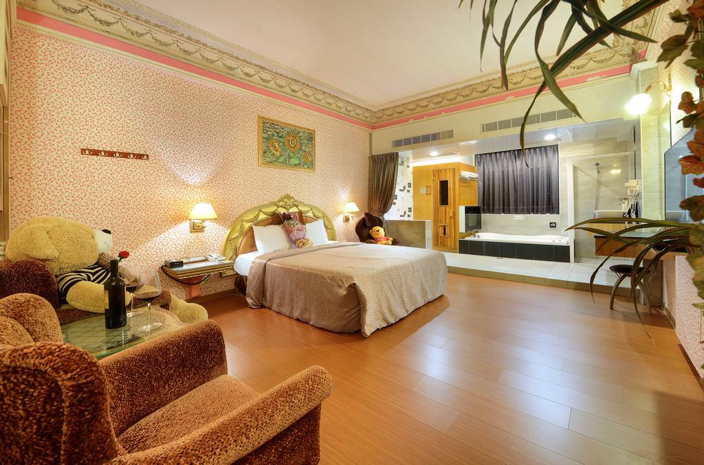 Holland Village Motel Тайнан Екстериор снимка