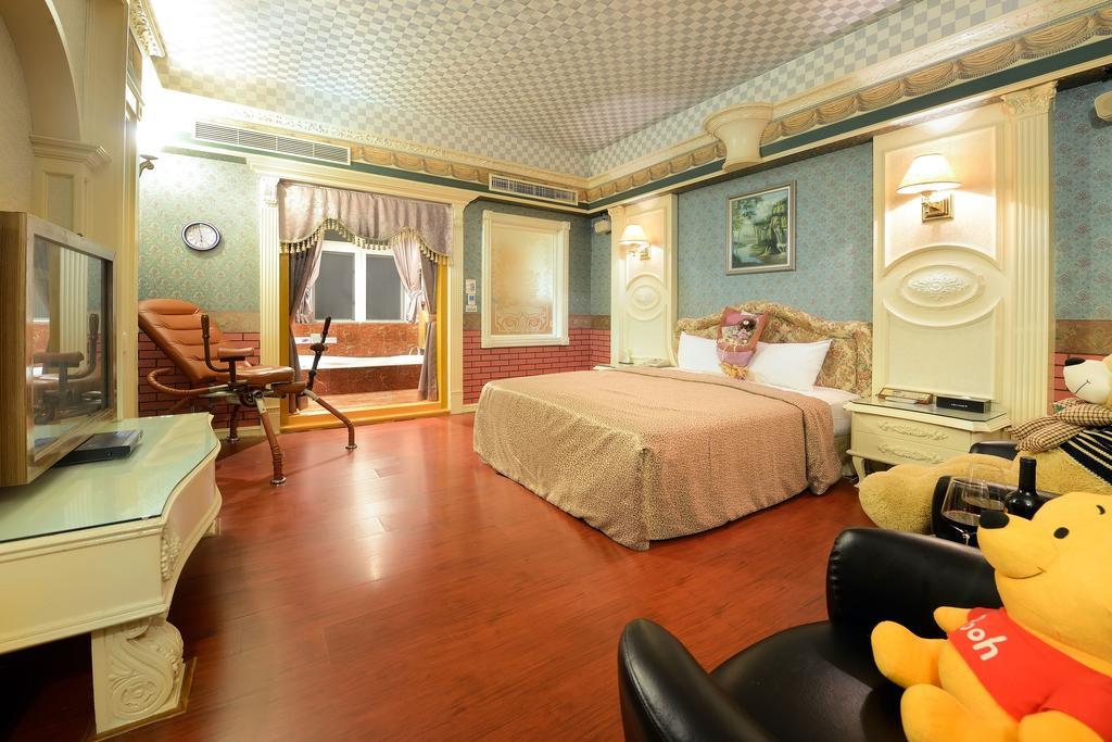 Holland Village Motel Тайнан Екстериор снимка