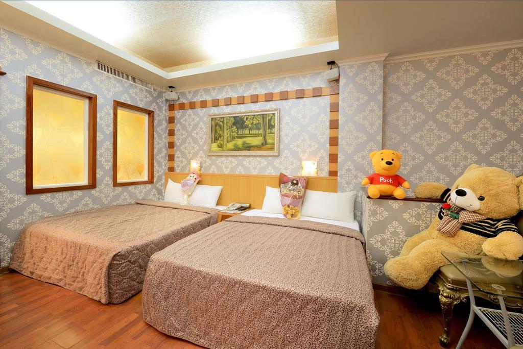 Holland Village Motel Тайнан Екстериор снимка