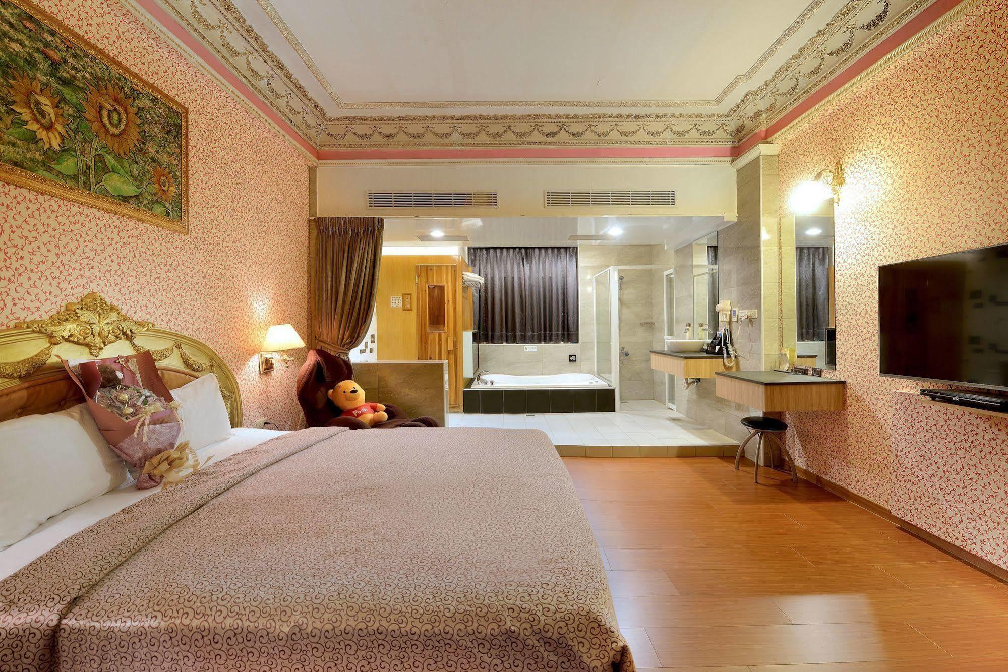 Holland Village Motel Тайнан Екстериор снимка